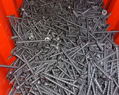 фото Саморезы по дереву