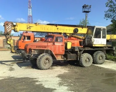 фото Услуги крана вездеход 6x6, буровая бм 818