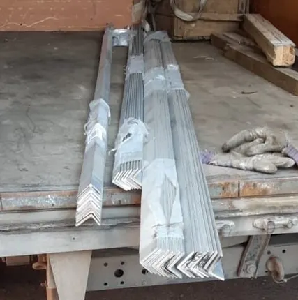 Фото №0 Уголок алюминиевый