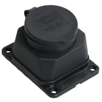 Фото №0 Розетка 1-м Омега РБ13-1-0м IP44 с защ. крышкой настен. с заземл.каучук черн. ИЭК PKR11-016-2-K02