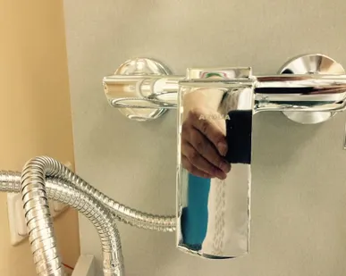 фото Смеситель для душа (душевой кабинки)