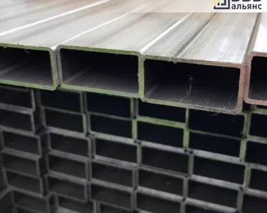 фото Труба нержавеющая профильная 30х10х1,5 мм AISI 304 зеркальная