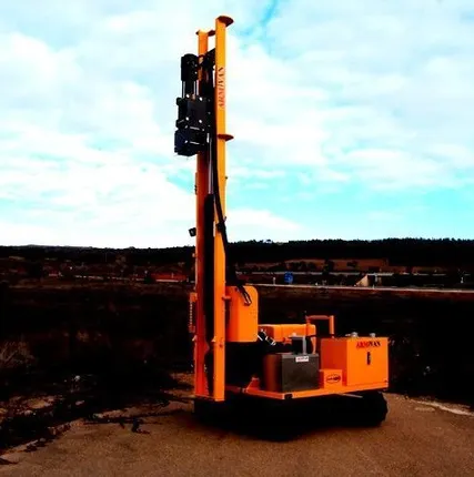 Фото №0 Самоходная сваебойная установка на шасси AI1000