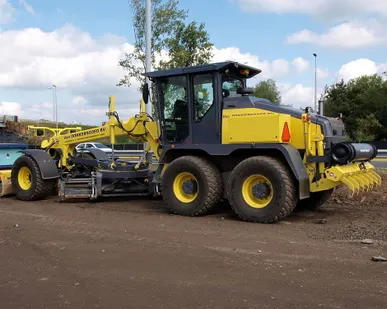 фото Аренда автогрейдера BOMAG BG 160 с оператором