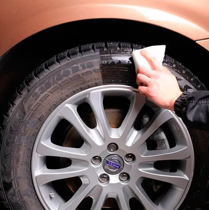 Фото №0 Комплексная чистка колес (мойка, очистка от скотча, чернение шин, чистка ступицы)