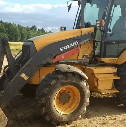 Фото №0 Экскаватор-погрузчик Volvo BL71B