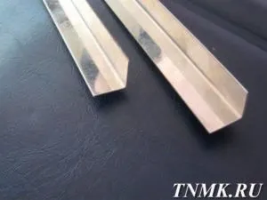 фото Уголок нержавеющий 70х5 мм AISI 304