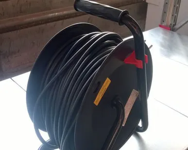 фото УДЛИНИТЕЛЬ КАТУШЕЧНЫЙ УК50 4гнезда 2Р+РЕ/50метров 3х1,5мм2