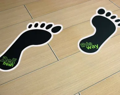 фото Наклейки следы