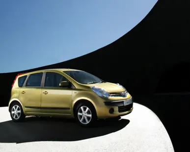 фото Оригинальные б/у Ниссан Ноут Nissan Note E11