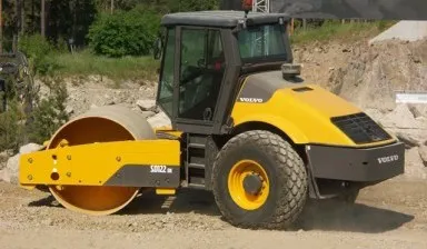 Фото №0 Дорожный каток грунтовый в аренду, услуги.