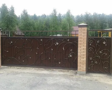 фото Откатные ворота с заполнением узора