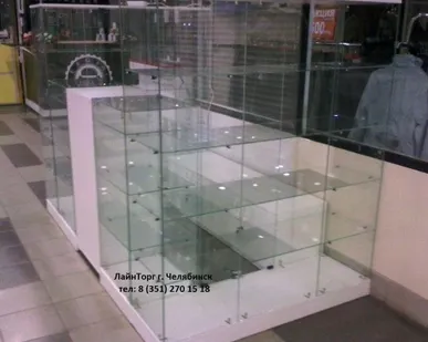 фото Стеклянные витрины, прилавки