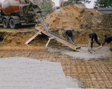 фото Заливка площадки бетонном