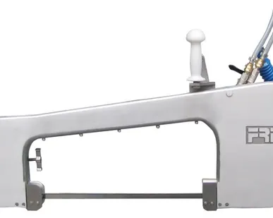 фото Ленточная пила Freund SB 49-08 для распиловки на полутуши свиней