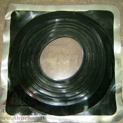 Фото №1 Проходка кровли Master Flash YS-07 прямой черный (силиконовый, D 203-305 мм)