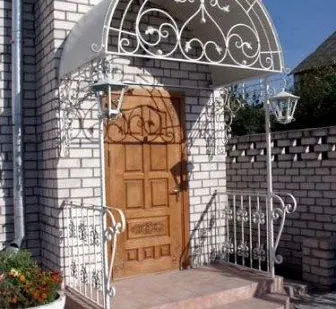 фото Кованые козырьки