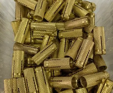 фото Анкер латунный