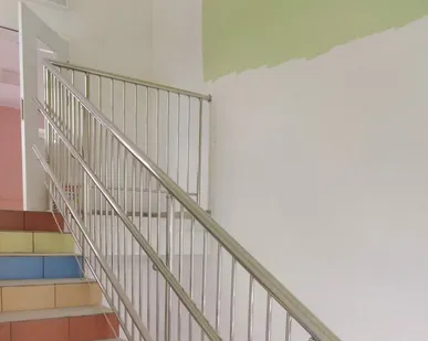 фото Перила для школ и детских садов