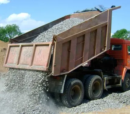 Фото №0 Щебень с доставкой в Глебовку. Доставка щебня