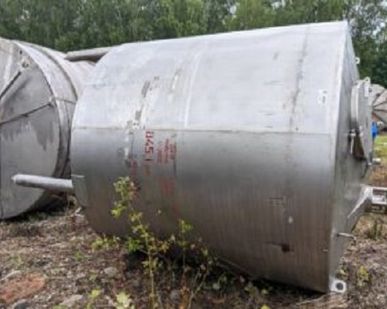 фото Емкости нержавеющие, объем — 8,4 куб.м., вертикальные, мешалка Б/У в Москве