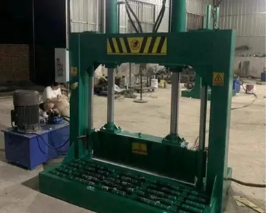 фото Гильотину (рассекатель) для рулонов бумаги в Москве