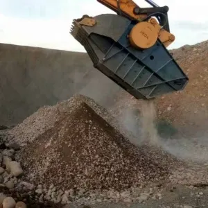 Фото №2 Дробильный ковш / навесная щековая дробилка UEDA NUJ-300 в Москве