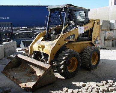 фото Мини-погрузчик фронтальный гусеничный Caterpillar 236B