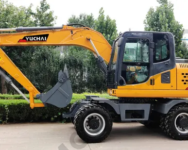 фото Колесный экскаватор Yuchai YC 150W