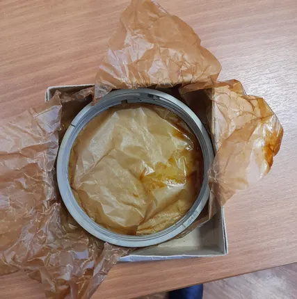 Фото №3 Запчасти двигателя 1Д6, Д12- поршни, кольца, радиатор