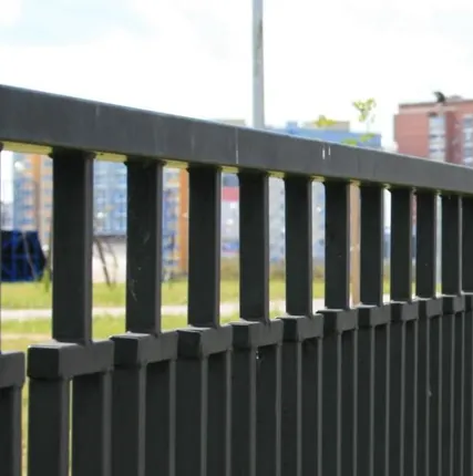 Фото №0 Сварные заборы из профильной трубы