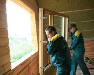 фото Установка деревянного окна