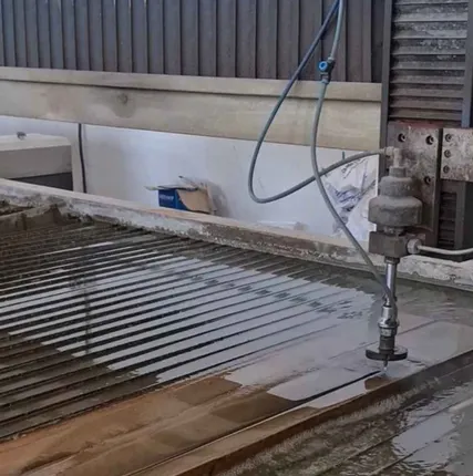 Фото №0 Гидрообразивная резка