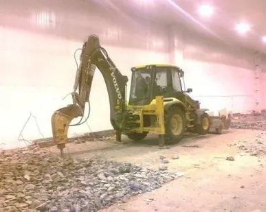 фото Аренда экскаватора погрузчикас гидромолотом