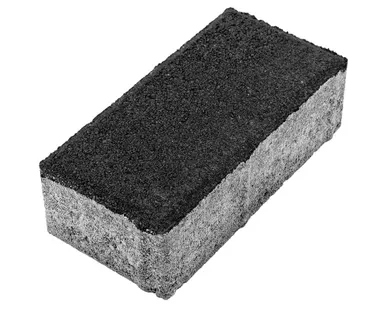 фото Тротуарная плитка Берит Прямоугольник Черная 200х100х60 без фаски на сером цементе