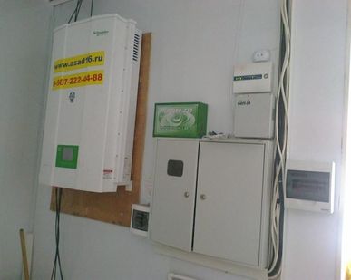 фото Сетевой 1-фазный инвертор Schneider CONEXT-RL RL3000E 3,0 кВА  220 V
