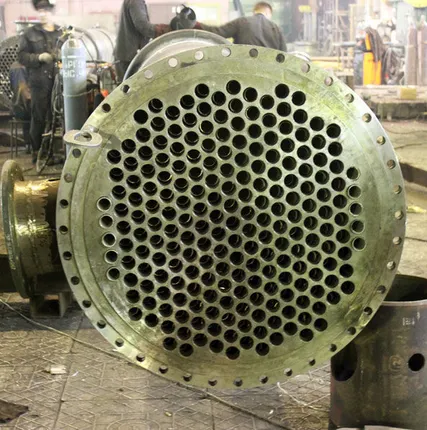 Фото №0 Теплообменник с неподвижными трубными решётками и компенсатором