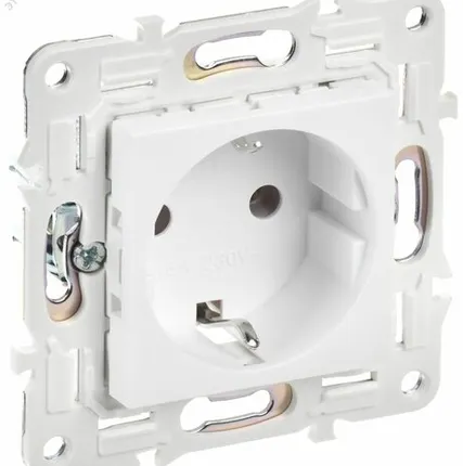 Фото №0 SKANDY Розетка с заземлением без защитных шторок 16А SK-R05W арктический белый IEK