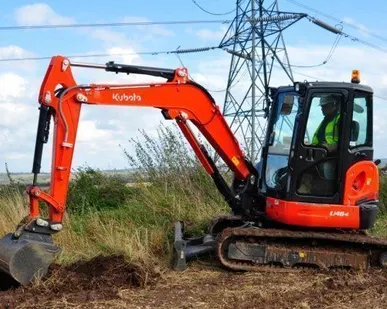 фото Мини-Экскаватор Kubota U48: Вес 4,78 т в
