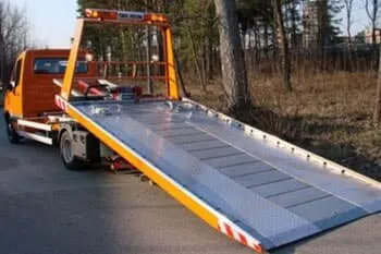 фото Эвакуатор Тип платформы: сдвижная Грузоподъемность шасси: 3т Длина платформы: 4,2м Ширина платформы: 2,2м