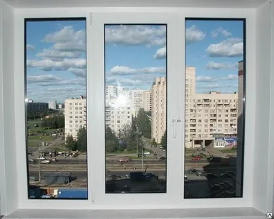 фото Трехстворчатое окно в зал