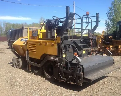 фото Асфальтоукладчик колесный XCMG RP452L