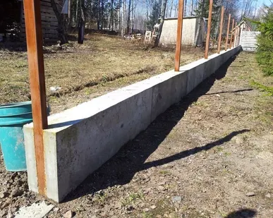 фото Забор с фундаментом