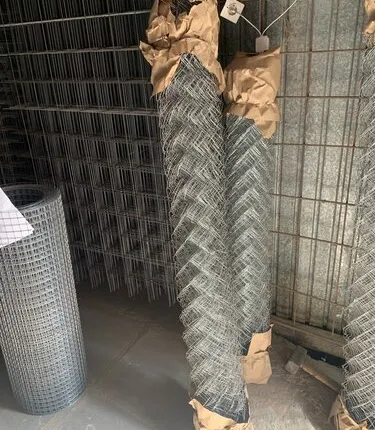 Фото №0 Сетка плетенная(рабица) 50х50 2 метра рулон 10 метров