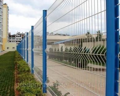 фото Заборы 3D из сетчатых панелей