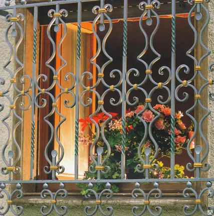 Фото №0 Металлическая решетка на балкон