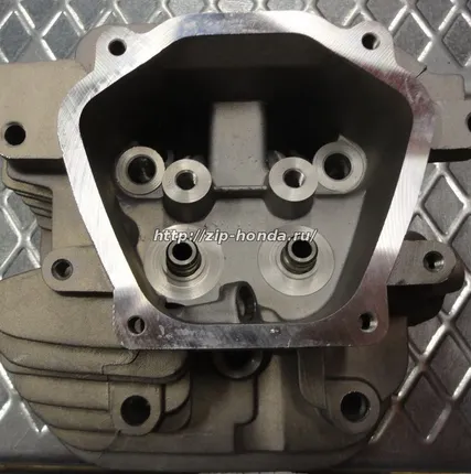 Фото №0 Головка цилиндра бензинового двигателя GX620 R