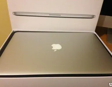 фото Нетбук Apple MacBook Pro 15.4" Laptop Retina Display 512GB SSD