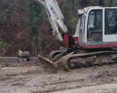 фото Аренда гусеничного экскаватора Takeuchi TB1140, Сочи