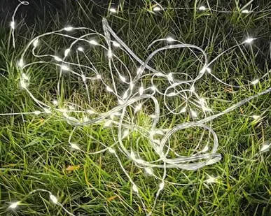 фото Гирлянда светодиодная 10м 100LED на солнечной батарее аккум. NI-MH 300мА.ч КОСМОС KOC_SOL197